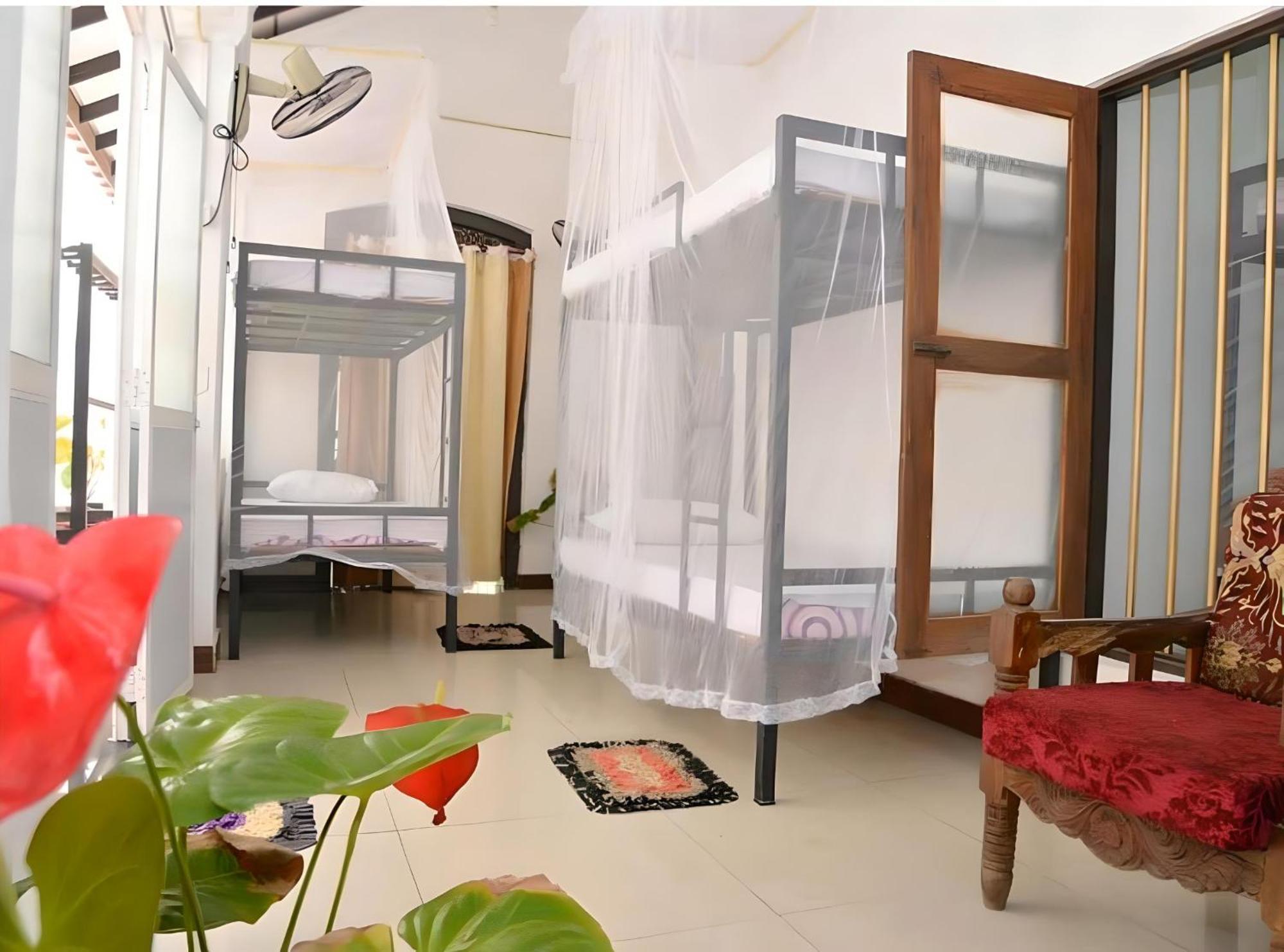 Traveller'S Hostel ヒッカドゥワ エクステリア 写真