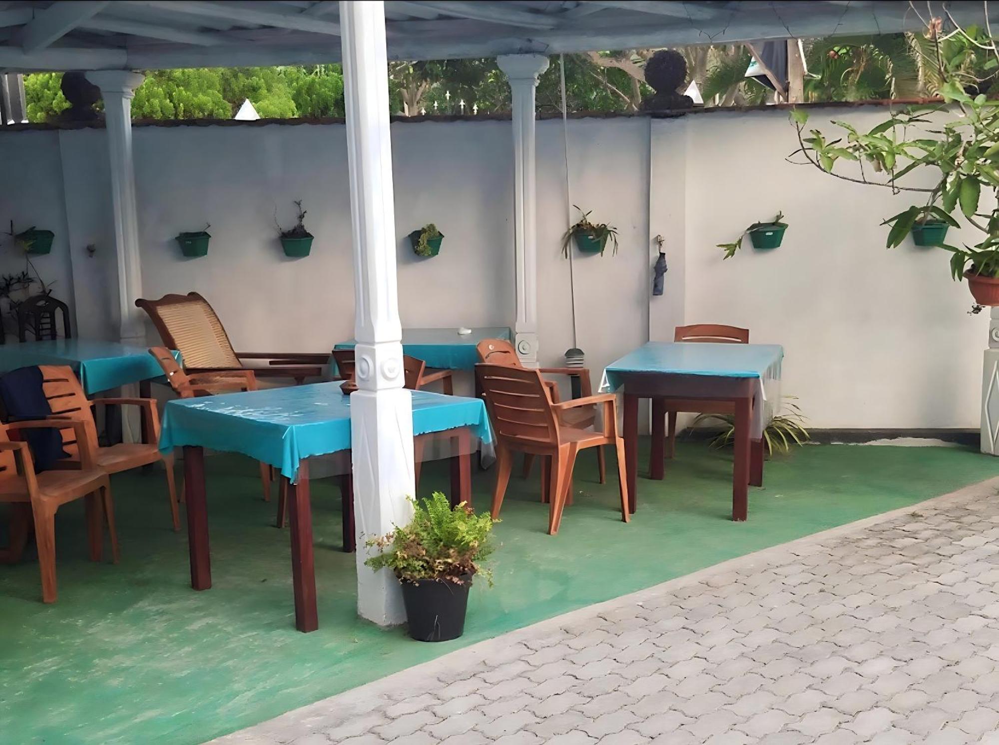 Traveller'S Hostel ヒッカドゥワ エクステリア 写真